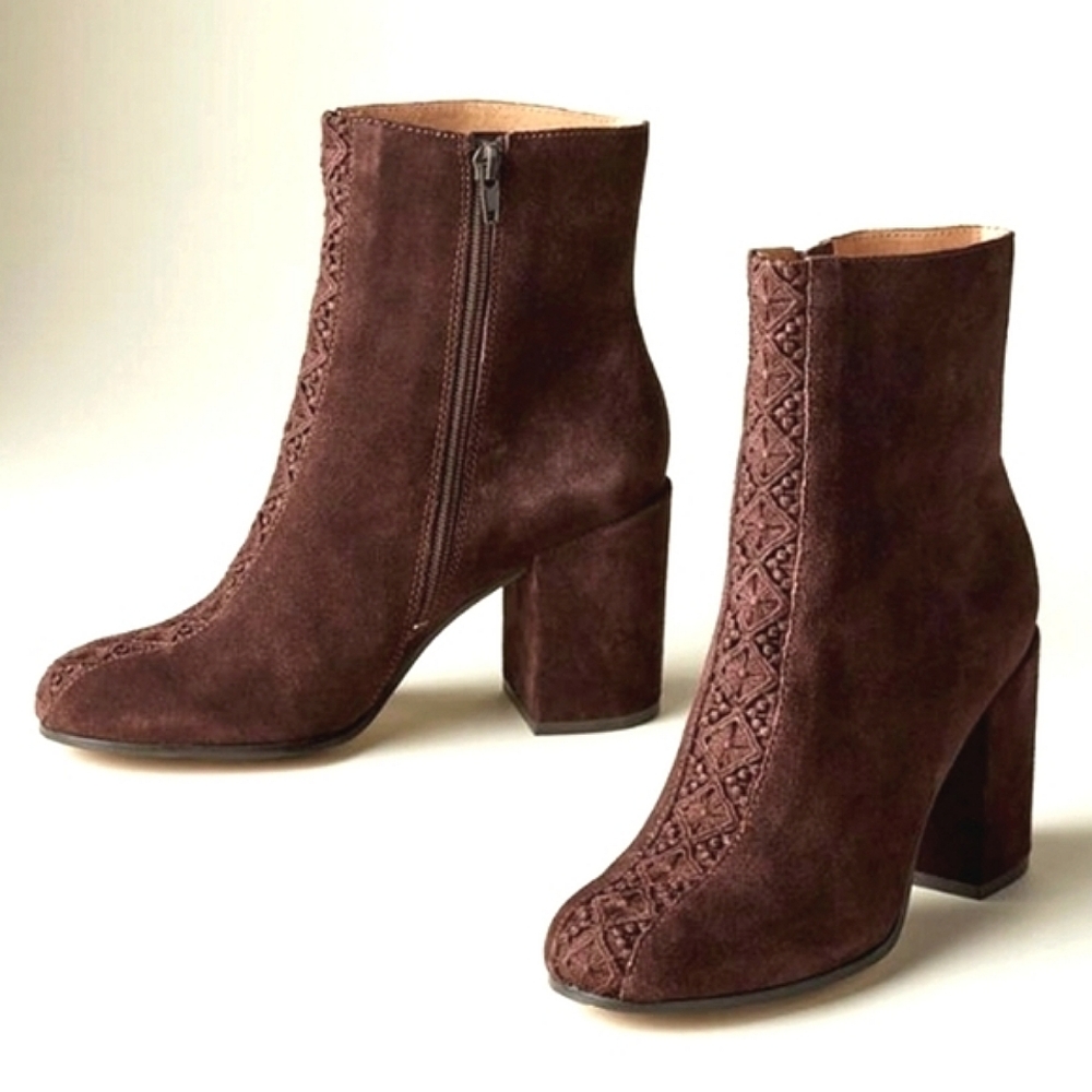 🆕🌿HIPPY SUEDE BETTYE MULLER BOOTIES🌿 - Picture 1 of 9